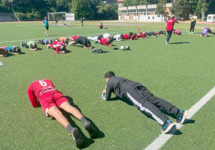 С игри и състезания от спортното училище в Хасково отбелязаха Деня на българския спорт
