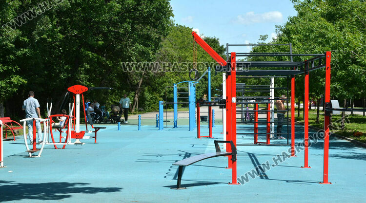 Заработи „Контейнерът“ за храни и напитки до езерото в „Кенана“, предстои да отвори въжен парк