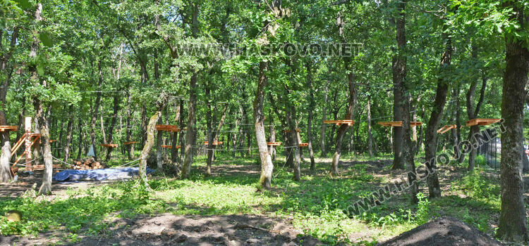 Заработи „Контейнерът“ за храни и напитки до езерото в „Кенана“, предстои да отвори въжен парк