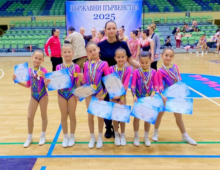 21 медала за „Мега спорт“ от Държавното първенство по спортна аеробика и Национален турнир