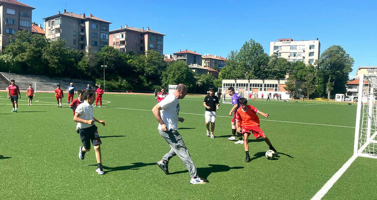 С игри и състезания от спортното училище в Хасково отбелязаха Деня на българския спорт