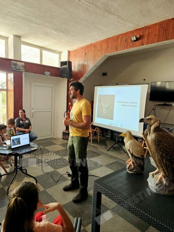 Децата от Нановица получиха званието "Закрилници на египетския лешояд"