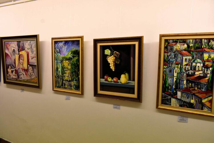 Асеновградски и пловдивски художници с обща изложба в старинното училище "Свети Георги"