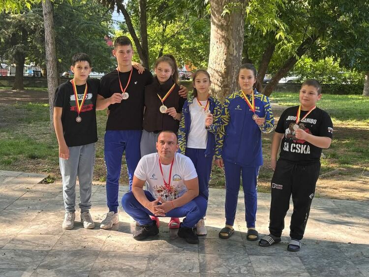 Димитровградските джудисти с отличия от международен турнир