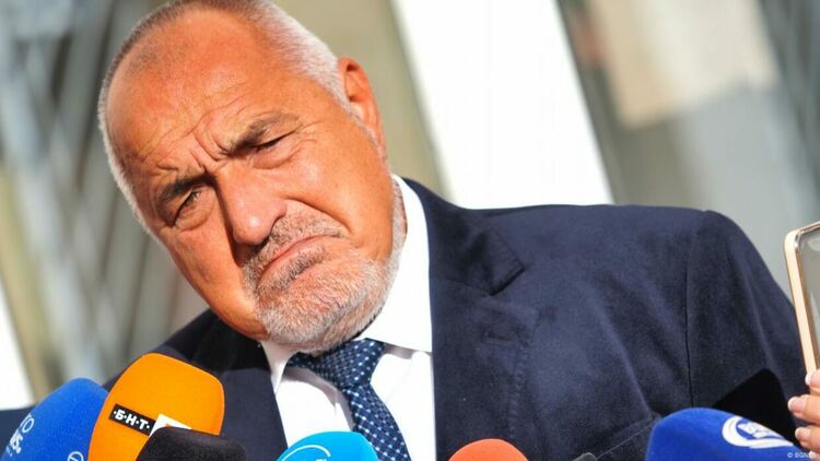 Бойко Борисов постигна същото като Радев с референдума за еврото