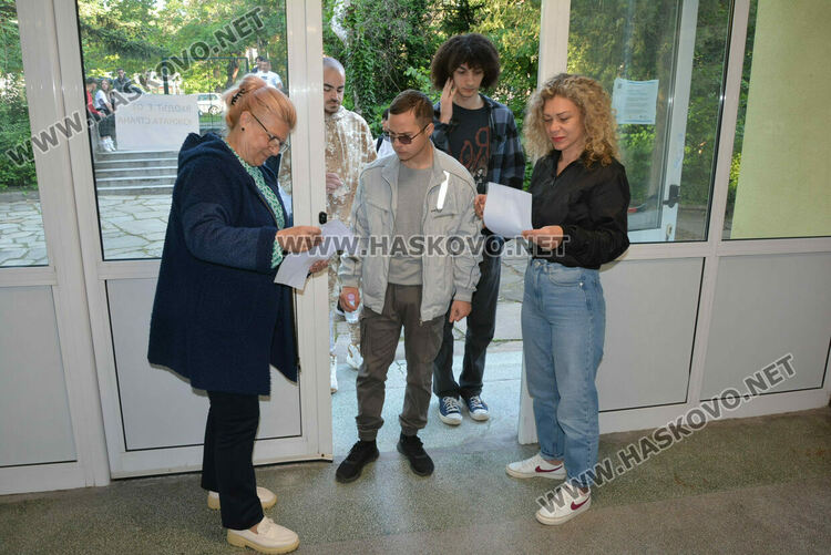 1492 са допуснати да се явят на матурата по БЕЛ в Хасковска област