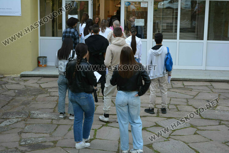 1492 са допуснати да се явят на матурата по БЕЛ в Хасковска област