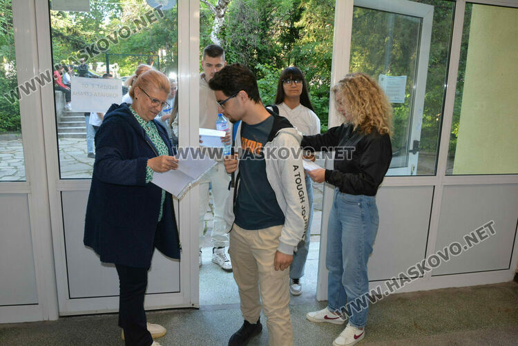 1492 са допуснати да се явят на матурата по БЕЛ в Хасковска област