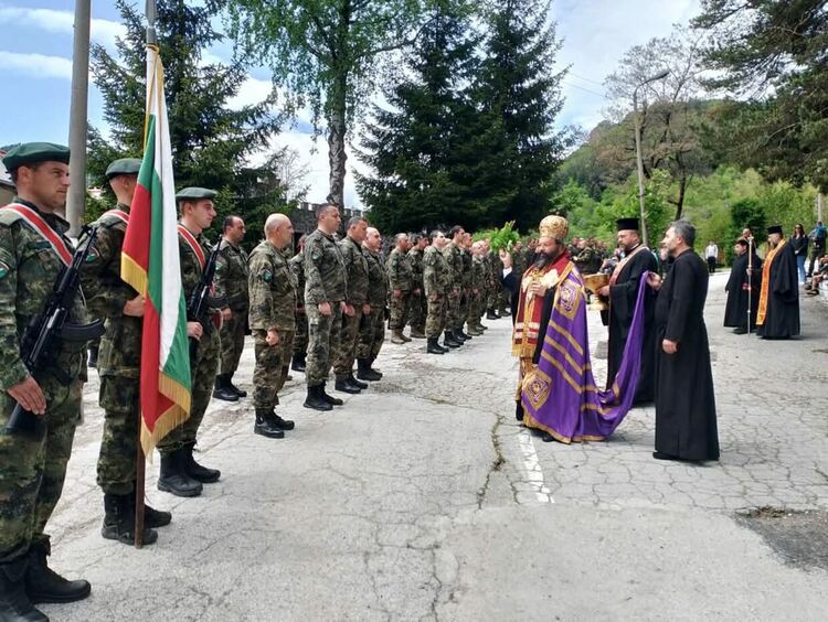  101-ви Алпийски полк отбеляза храмовия празник на параклиса „Св. Св. Константин и Елена“ в Смолян