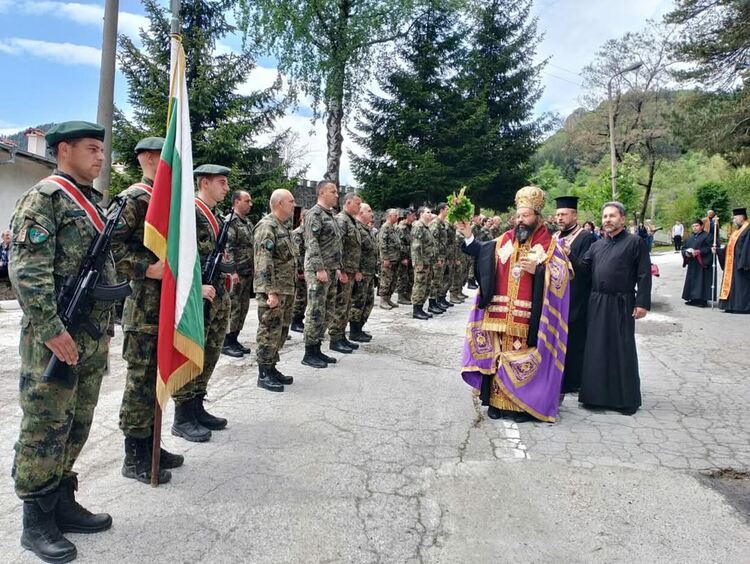  101-ви Алпийски полк отбеляза храмовия празник на параклиса „Св. Св. Константин и Елена“ в Смолян