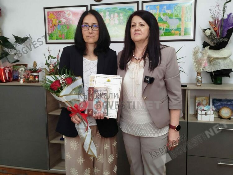 РУО Кърджали връчи отличието „Неофит Рилски“ на седем преподаватели от областта