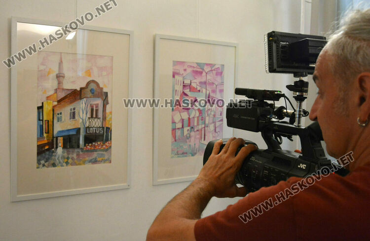 Изложбата „Следи от цветове“ напомня за творчеството на незабравимия Динко Динев  