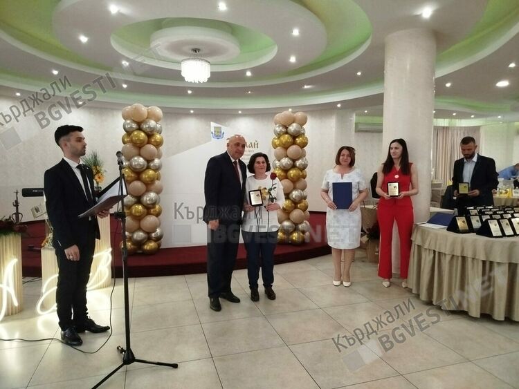 Община Кърджали връчи традиционните награди за 24-ти май, тази година те са 66
