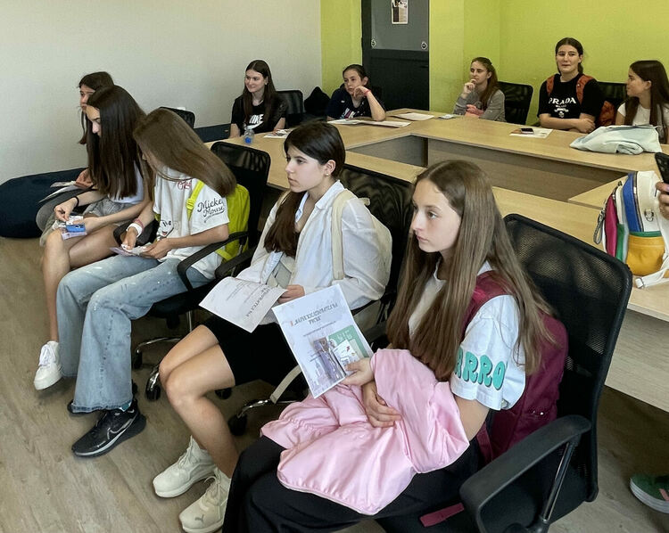 Денят на отворените врати в Езиковата – мястото, където знанието среща вдъхновението