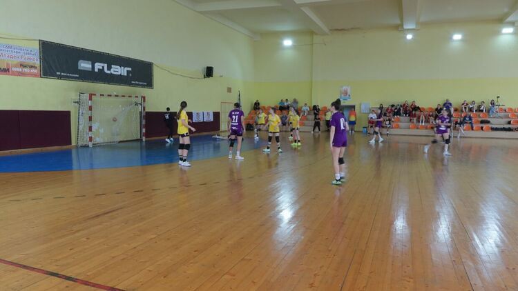 Хандбалистките на „Етър“ спечелиха шампионската титла на финалите в Хасково