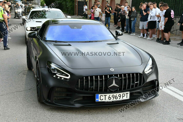 130 абитуриенти от ПГДС взривиха с емоции и красота парк „Кенана“