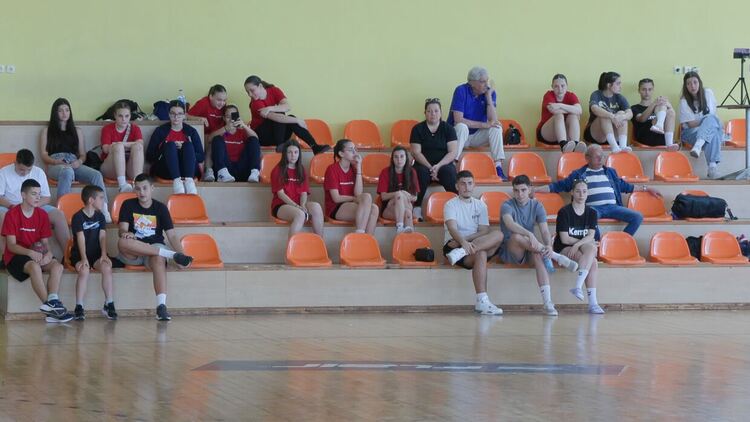 Хандбалистките на „Етър“ спечелиха шампионската титла на финалите в Хасково