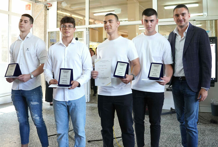 Денят на отворените врати в Езиковата – мястото, където знанието среща вдъхновението