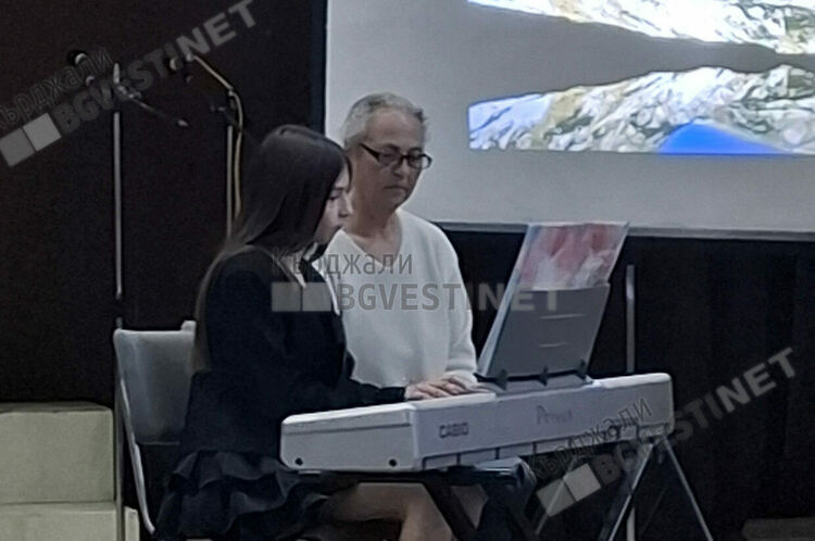 Филиалът на Пловдивския университет в Кърджали чества 24-май с празничен концерт/снимки/