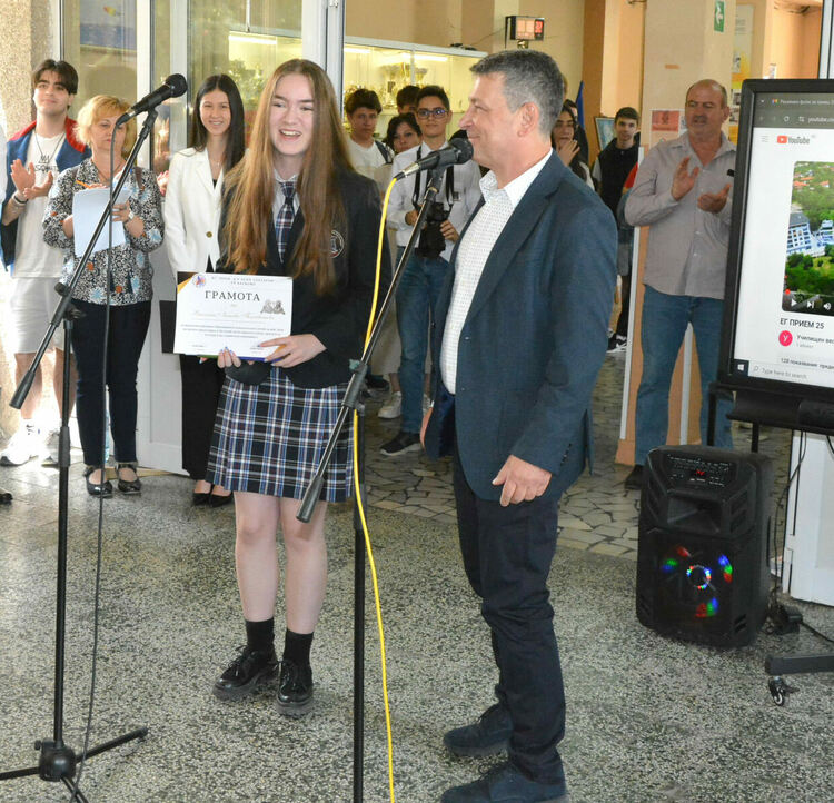 Денят на отворените врати в Езиковата – мястото, където знанието среща вдъхновението