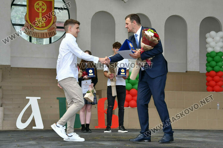 Хасково празнува най-българския празник – 24 май, наградиха ученици и учители