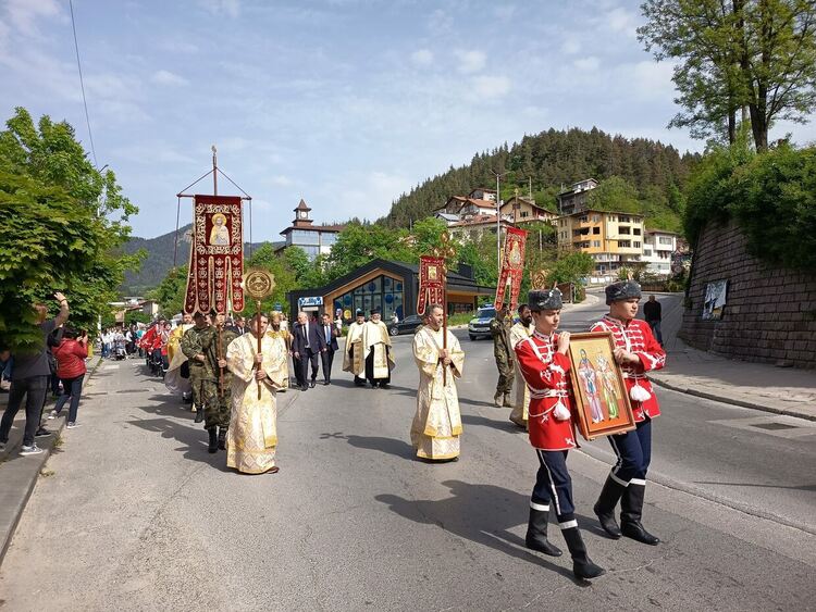  Смолян с шествие за пример как се празнува 24 май! / ГАЛЕРИЯ/