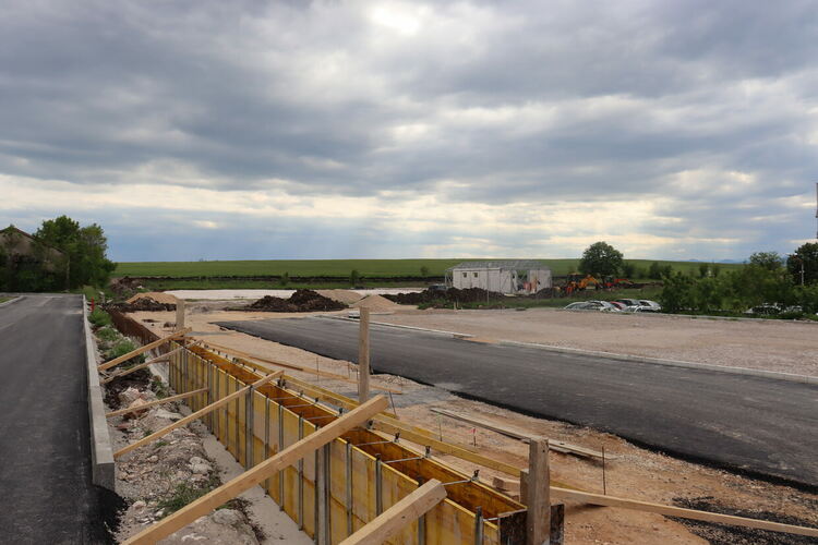 Нова улица ще води до Спортния комплекс до плувния басейн 