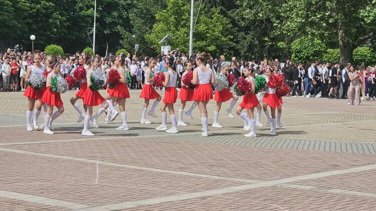 Димитровград отличи на празничния 24 май най-изявените си учители, културни дейци и ученици