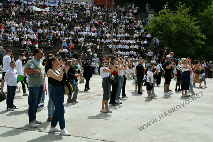 Хасково празнува най-българския празник – 24 май, наградиха ученици и учители