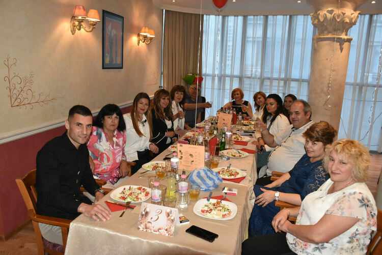 Абитуриентите от ПГЛП дефилираха в центъра на Хасково