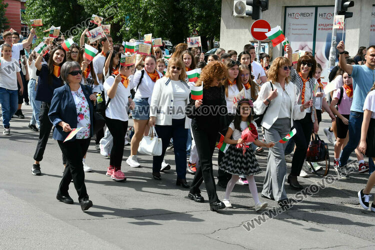 Хасково празнува най-българския празник – 24 май, наградиха ученици и учители
