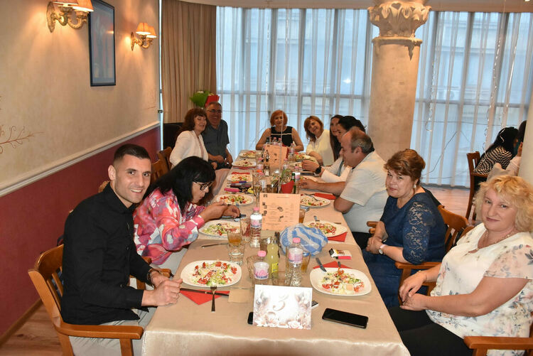 Абитуриентите от ПГЛП дефилираха в центъра на Хасково