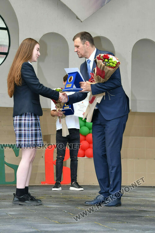 Хасково празнува най-българския празник – 24 май, наградиха ученици и учители