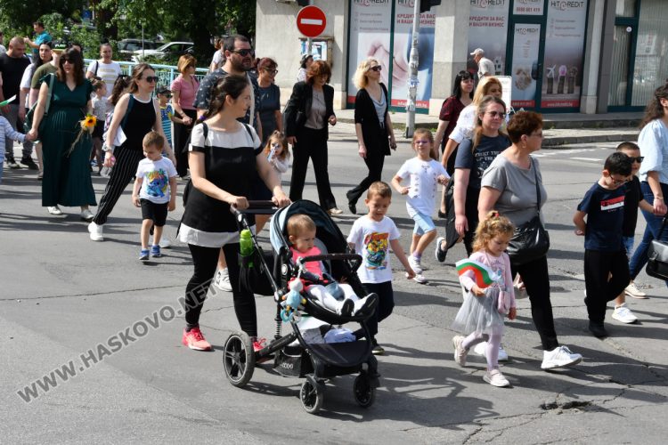 Хасково празнува най-българския празник – 24 май, наградиха ученици и учители