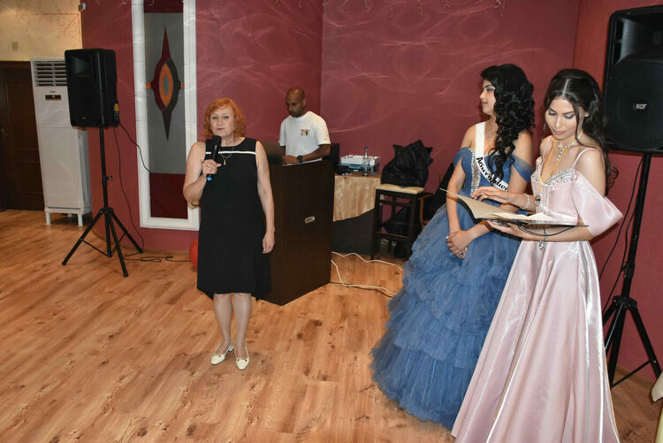 Абитуриентите от ПГЛП дефилираха в центъра на Хасково