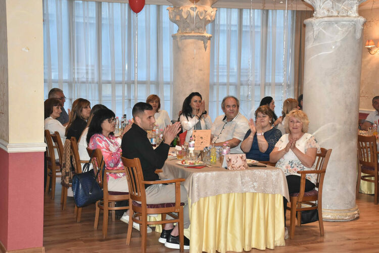 Абитуриентите от ПГЛП дефилираха в центъра на Хасково