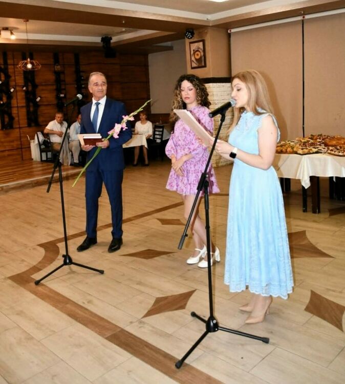 Наградиха изявени учители и културни дейци в Асеновград