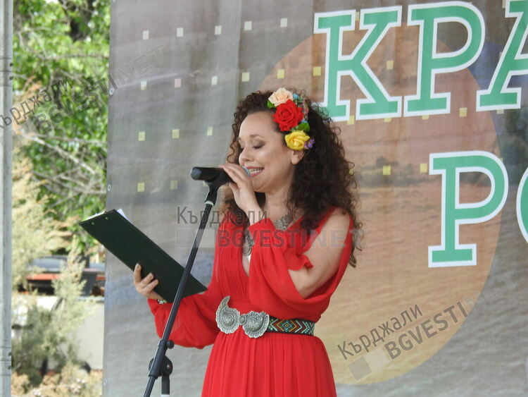 Двудневен фермфест в Момчилград,20 курбана и 100 чевермета събират хиляди от цялата страна/снимки/