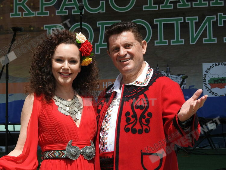 Двудневен фермфест в Момчилград,20 курбана и 100 чевермета събират хиляди от цялата страна/снимки/