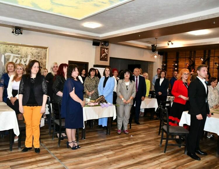 Наградиха изявени учители и културни дейци в Асеновград