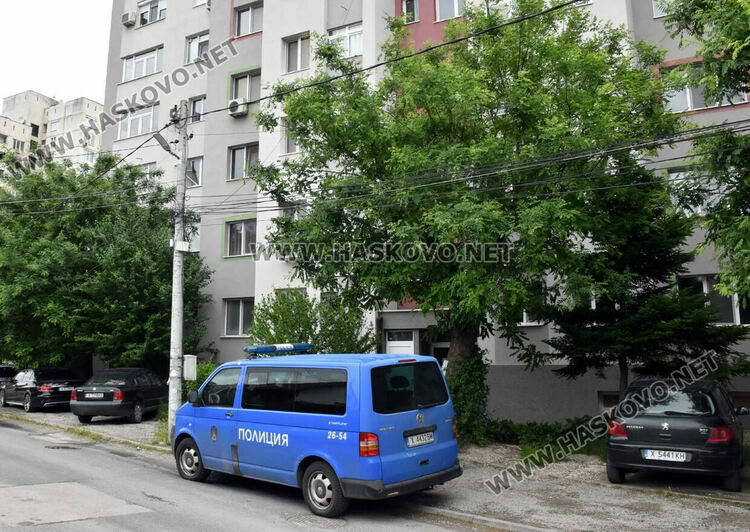 Криминалисти разследват кражба на златни накити в Хасково