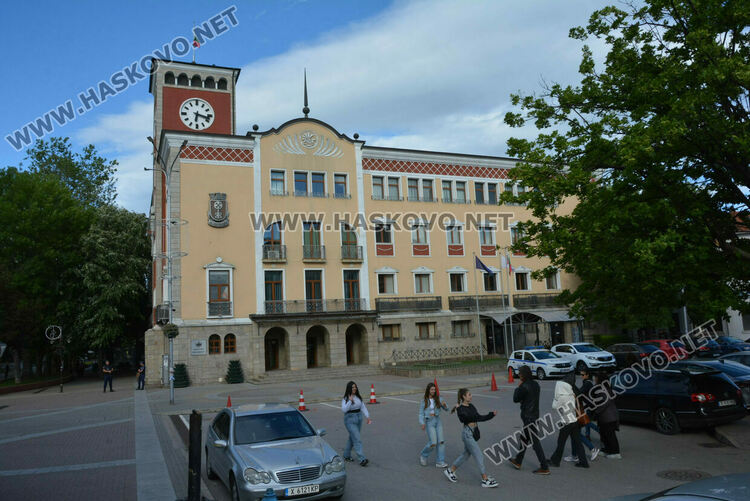 Близо 30 души излязоха на протест в Хасково във връзка с убийството на Маги