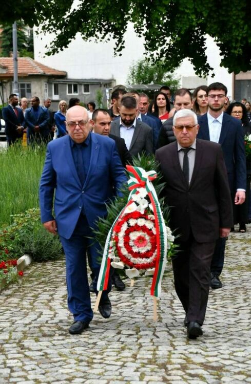 Връчиха званието „Почетен гражданин“ на Асеновград