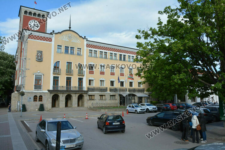 Близо 30 души излязоха на протест в Хасково във връзка с убийството на Маги