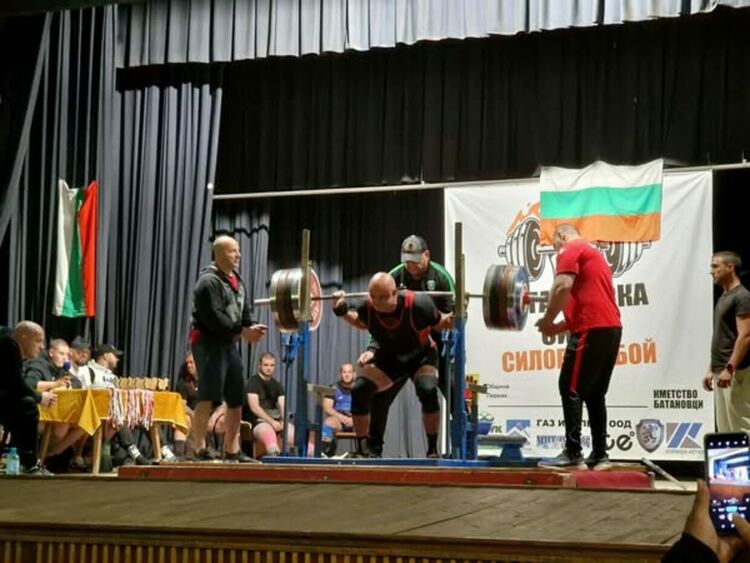 С участието на повече от 150 състезатели премина XXII турнир по силов трибой „Батановска сила“