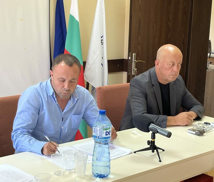 Нови рокади в Общинския съвет на Минерални бани. Искендер отново на сесия