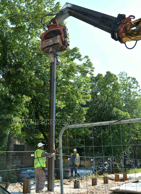 Част от бившия тютюнев склад до „Спартак“ от паркинг става многофамилна сграда 