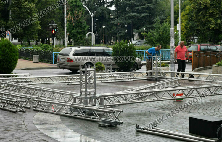 Подвижната сцена на „Театър, обичам те!" се превърна в една от емблемите на фестивала Снимка Архив