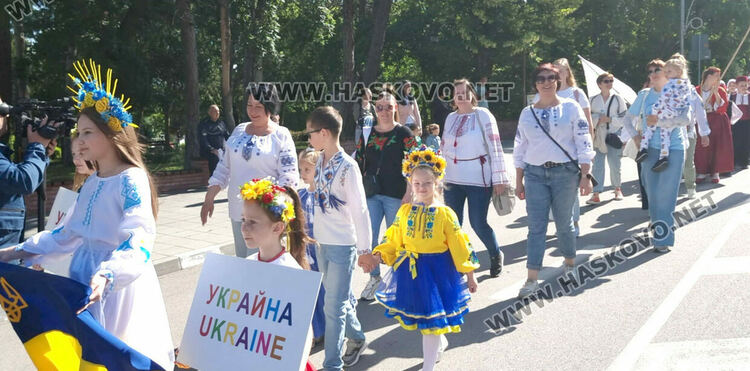 Вицепрезидентът Илияна Йотова откри международния детски фестивал в Минерални бани