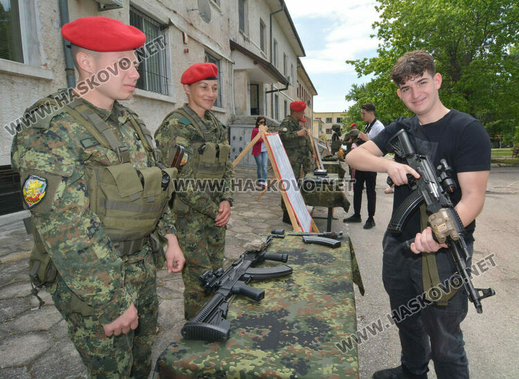 Хасковското поделение отвори врати за Деня на детето